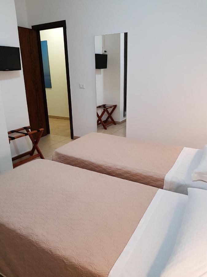 Alba D'Amore Hotel & Spa 兰佩杜萨 外观 照片