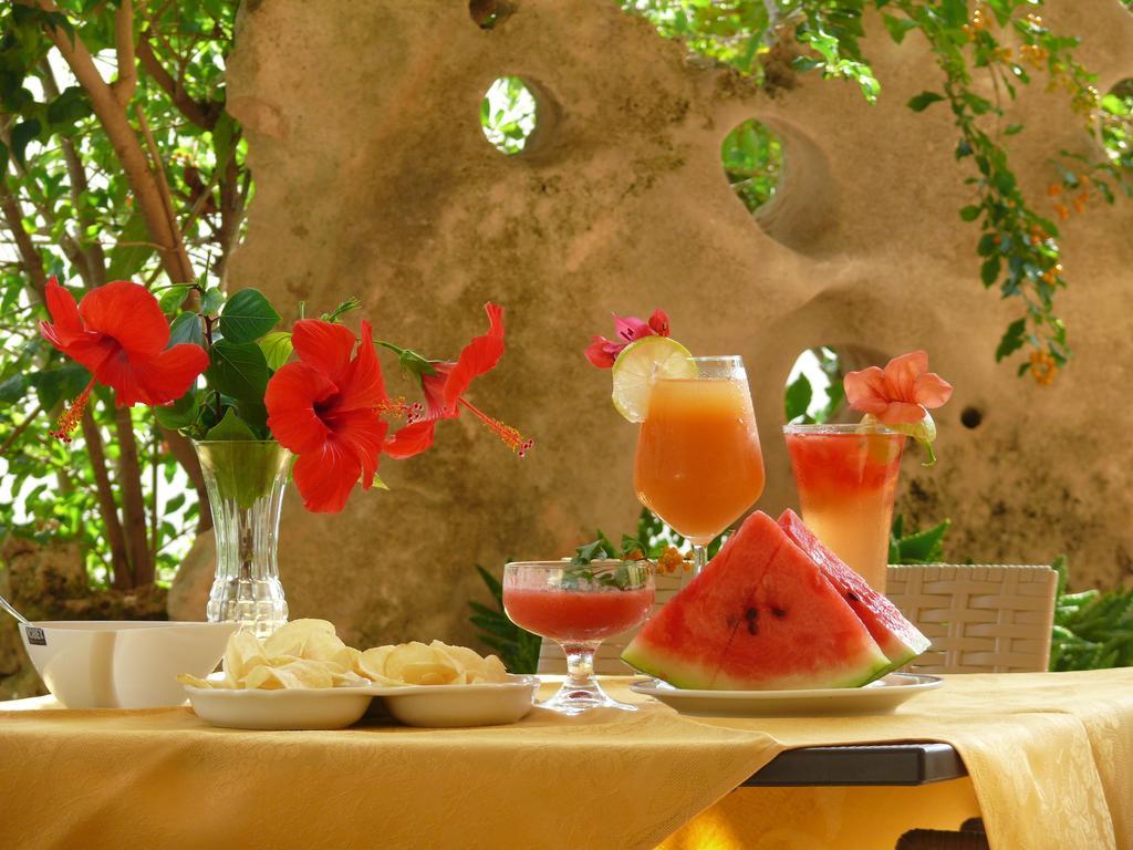 Alba D'Amore Hotel & Spa 兰佩杜萨 外观 照片