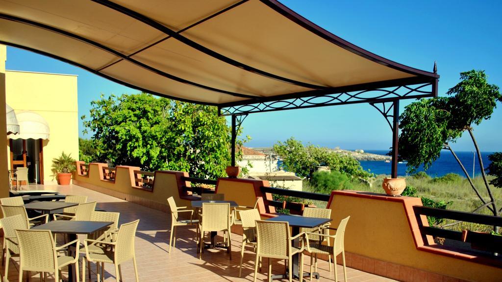 Alba D'Amore Hotel & Spa 兰佩杜萨 外观 照片