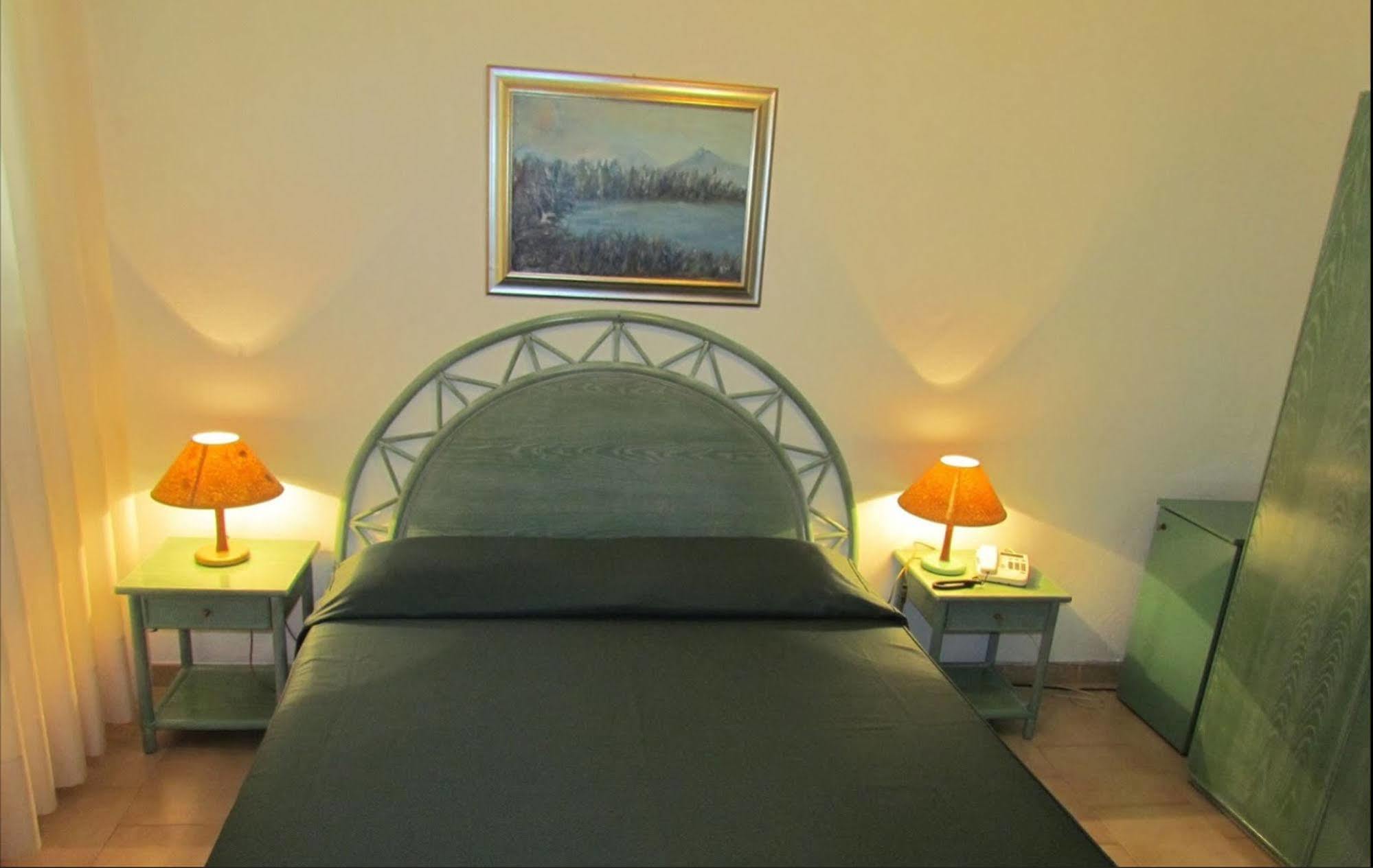 Alba D'Amore Hotel & Spa 兰佩杜萨 外观 照片