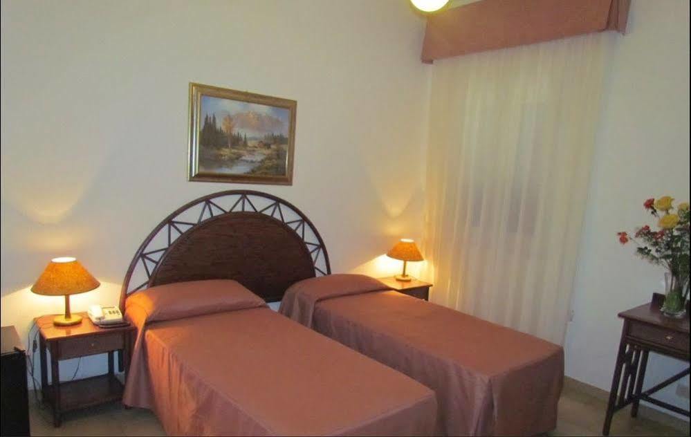 Alba D'Amore Hotel & Spa 兰佩杜萨 外观 照片